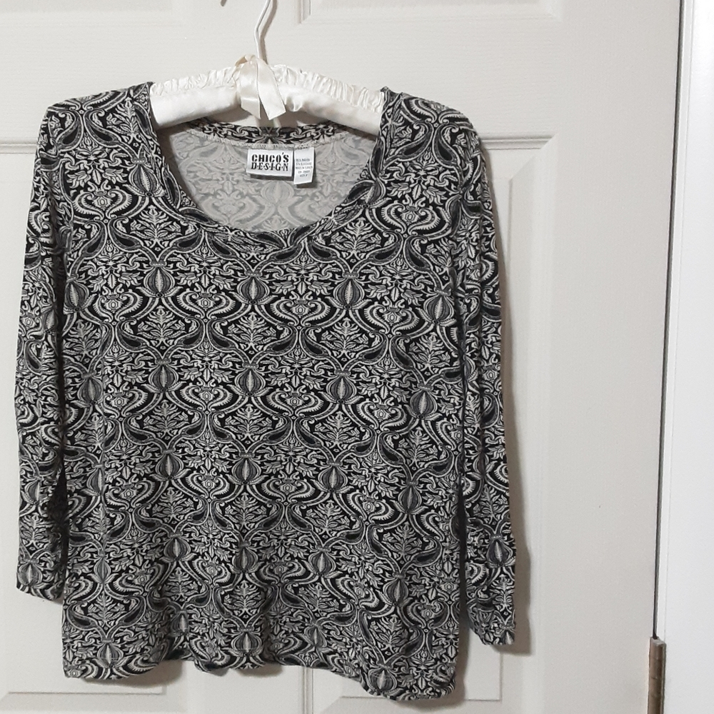 Chico's Design Size 2 Casual Top with 3/4 sleeves
